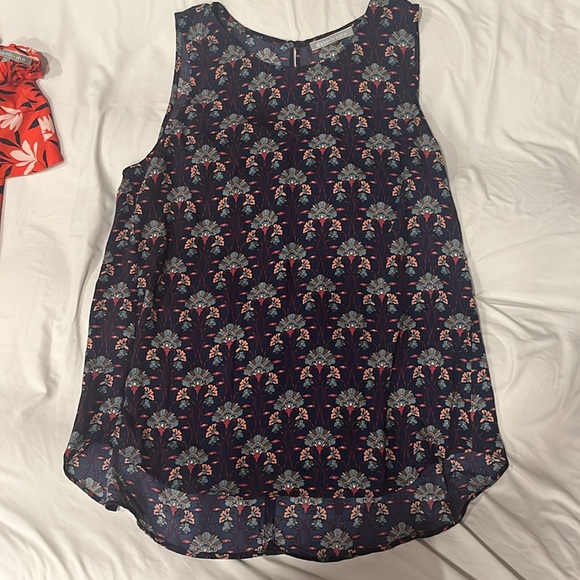 5 danielrainn tops!  XL - great for a closet refresh! - Picture 4 of 7